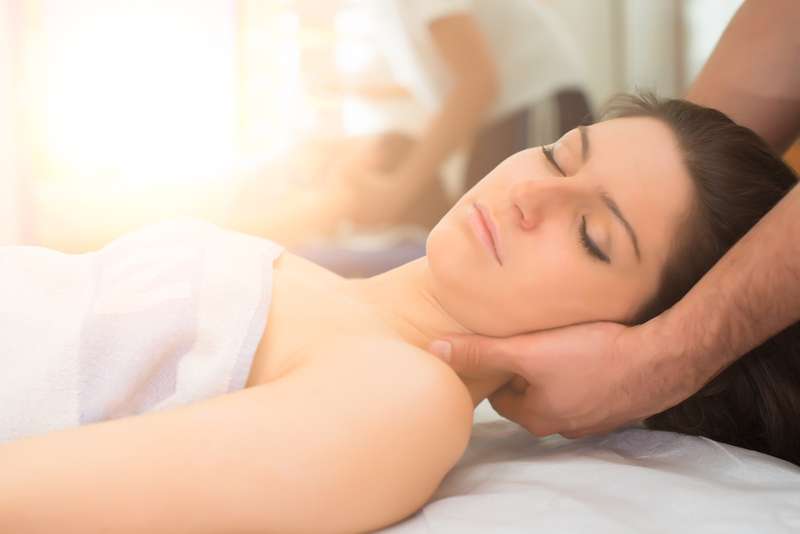 massage therapist providing Lymphatic Massage